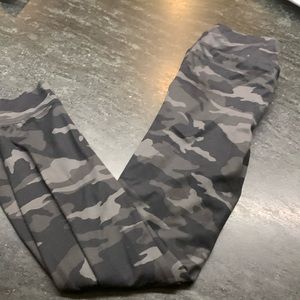 Athleta girl size 12 camo sweatpants